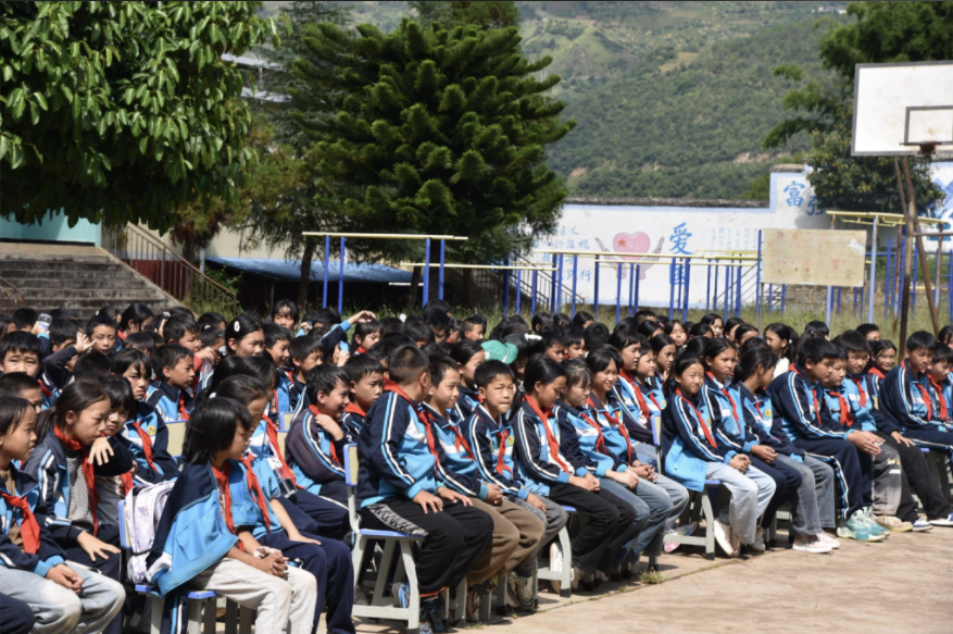 互联网科技赋能中小学教育扶持实践 
